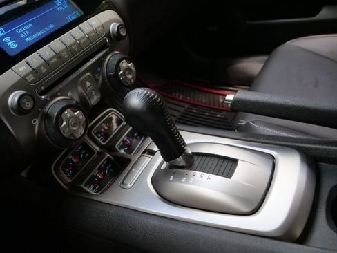 Used 2010 Chevrolet Camaro SS RWD image 23