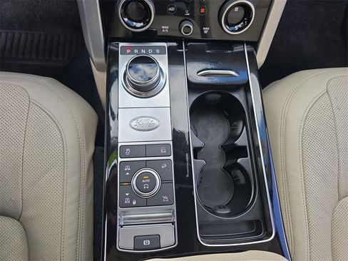 Used 2020 Land Rover Range Rover HSE image 28