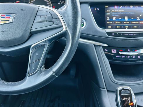 Used 2018 Cadillac XT5 Luxury w/ Driver Awareness Package image 20