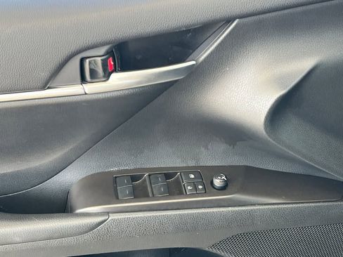 Used 2024 Toyota Camry SE image 15