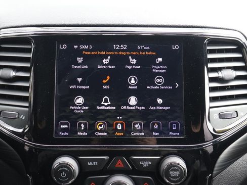 Used 2019 Jeep Grand Cherokee Altitude image 15