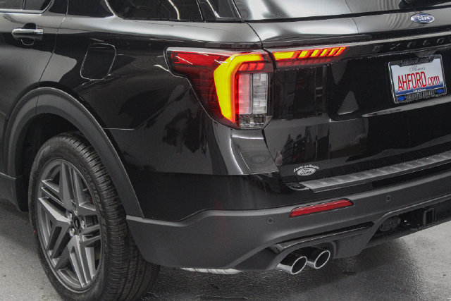 New 2026 Ford Explorer ST w/ Sun And Sound Package AWD/4WD image 7