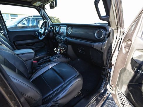 Used 2023 Jeep Gladiator Overland w/ Popular Equipment Package AWD/4WD image 32