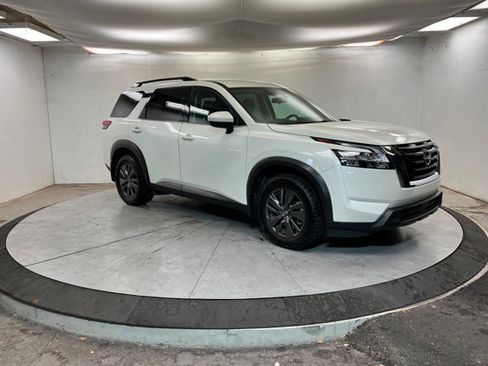 Used 2022 Nissan Pathfinder SV image 7