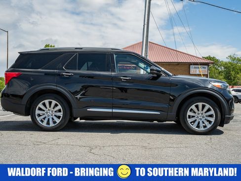 Used 2023 Ford Explorer Limited w/ Limited Technology Package AWD/4WD image 3