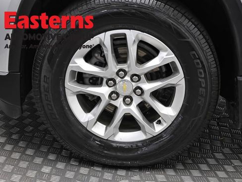 Used 2021 Chevrolet Traverse LT image 32