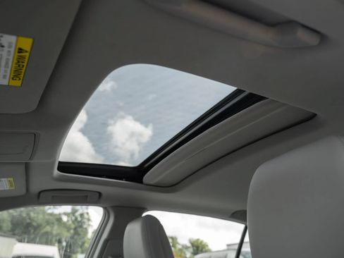 Used 2015 Acura RLX w/ Technology Package FWD image 17