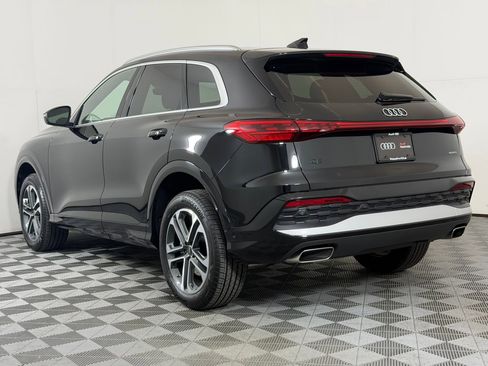 Used 2025 Audi Q5 Premium w/ Convenience Package AWD/4WD image 3