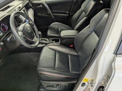 Used 2017 Toyota RAV4 SE image 21