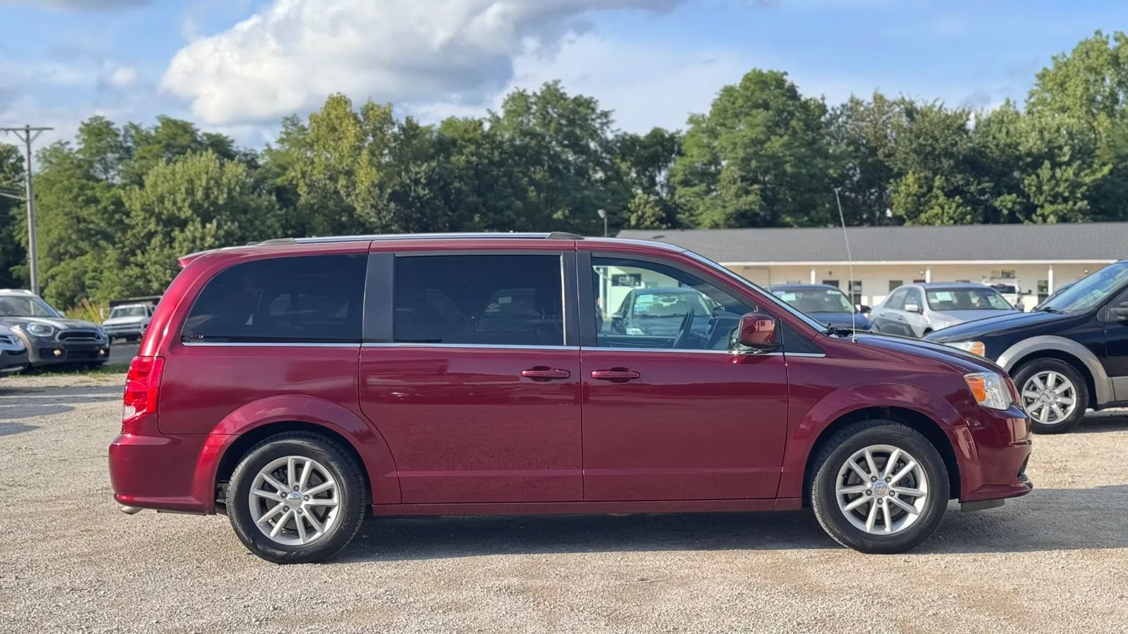 Used 2019 Dodge Grand Caravan SXT FWD image 5
