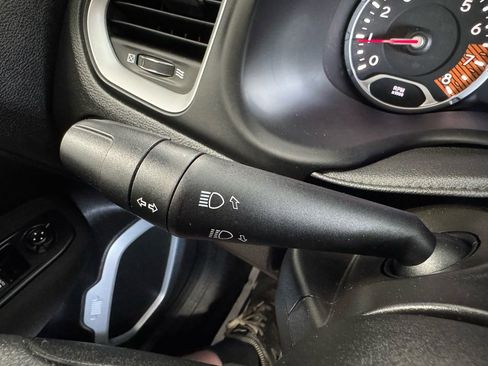 Used 2019 Jeep Renegade Sport AWD/4WD image 32