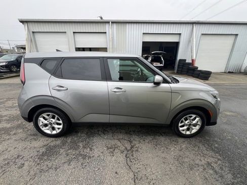 Certified 2025 Kia Soul LX w/ LX Technology Package image 4