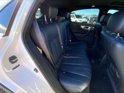 Used 2015 INFINITI QX70 AWD w/ Premium Package image 19