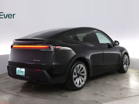 Used 2026 Tesla Model Y Long Range AWD/4WD image 3