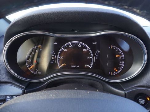 Used 2017 Jeep Grand Cherokee Altitude image 15