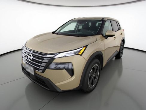 Used 2025 Nissan Rogue SV image 3