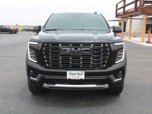 Used 2025 GMC Yukon Denali Ultimate w/ LPO, Floor Liner Package AWD/4WD image 11