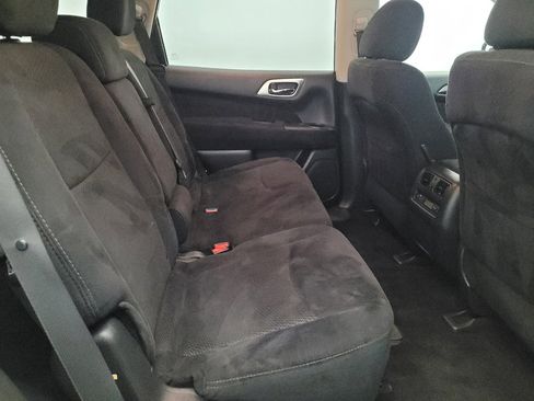Used 2016 Nissan Pathfinder S image 19