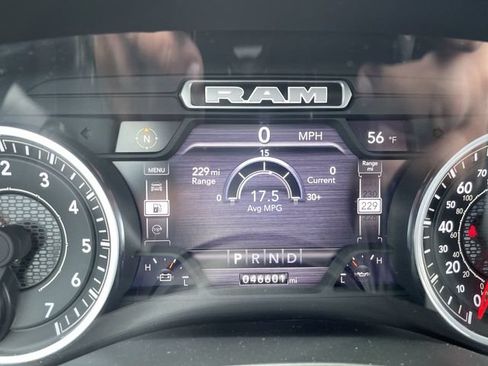 Used 2023 RAM 1500 Laramie AWD/4WD image 15