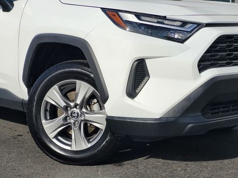 Used 2024 Toyota RAV4 XLE w/ Convenience Package image 4