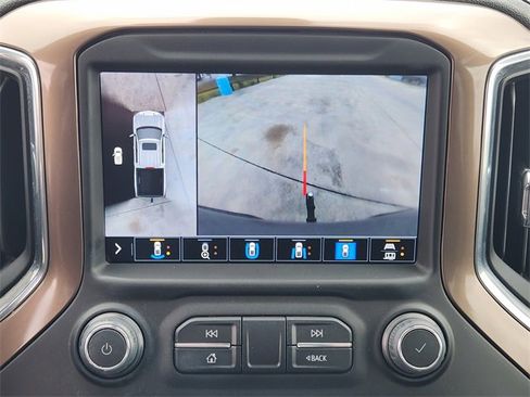 Certified 2022 Chevrolet Silverado 1500 High Country w/ Technology Package image 18