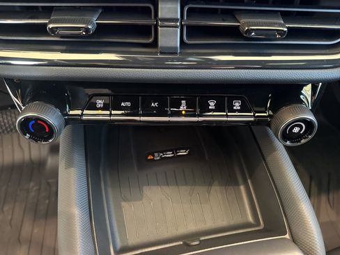 New 2026 Chevrolet Equinox EV RS image 26