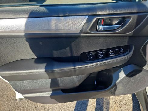 Used 2016 Subaru Outback 2.5i Premium image 14