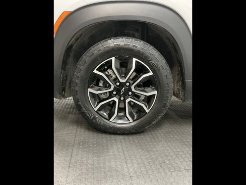 Used 2024 Chevrolet TrailBlazer ACTIV w/ Convenience Package AWD/4WD image 36