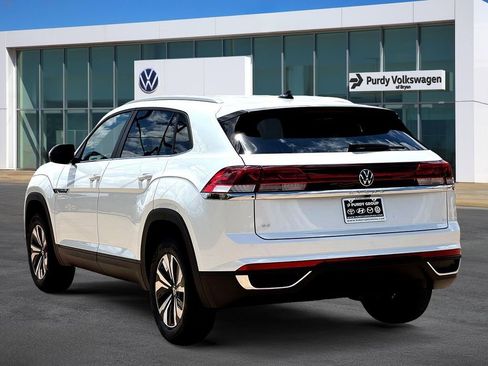 New 2026 Volkswagen Atlas Cross Sport SE FWD image 6
