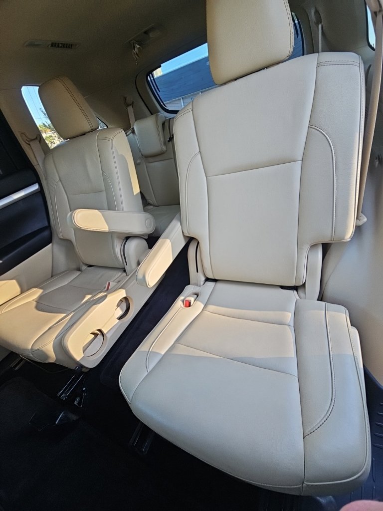 Used 2017 Toyota Highlander XLE FWD image 15