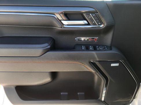 Used 2024 GMC Sierra 1500 AT4 w/ AT4 Premium Package AWD/4WD image 14