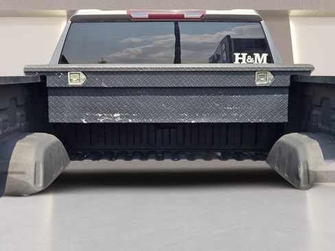 Used 2022 Chevrolet Silverado 1500 RST w/ LPO, Blackout Package AWD/4WD image 11