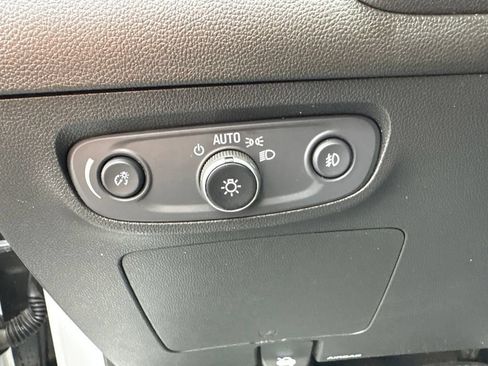 Used 2020 Buick Encore GX Essence FWD image 23