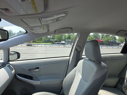 Used 2012 Toyota Prius Four FWD image 4