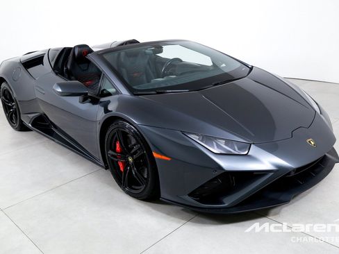 Used 2022 Lamborghini Huracan EVO RWD image 4