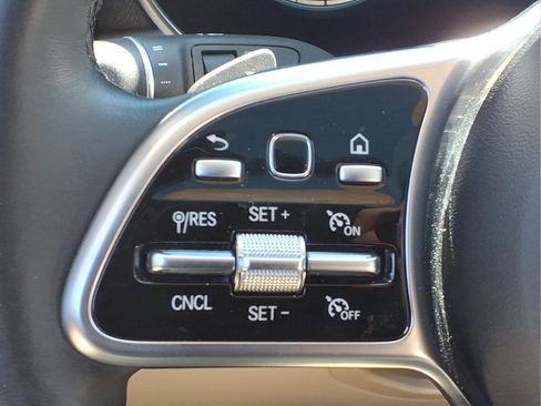 Used 2021 Mercedes-Benz GLC 300 4MATIC image 28