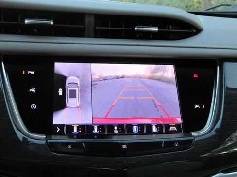 Used 2020 Cadillac XT6 Premium Luxury image 22