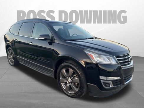 Used 2017 Chevrolet Traverse LT image 4
