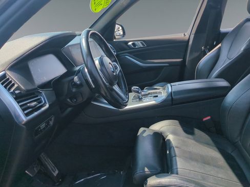 Used 2022 BMW X5 xDrive40i w/ M Sport Package image 9