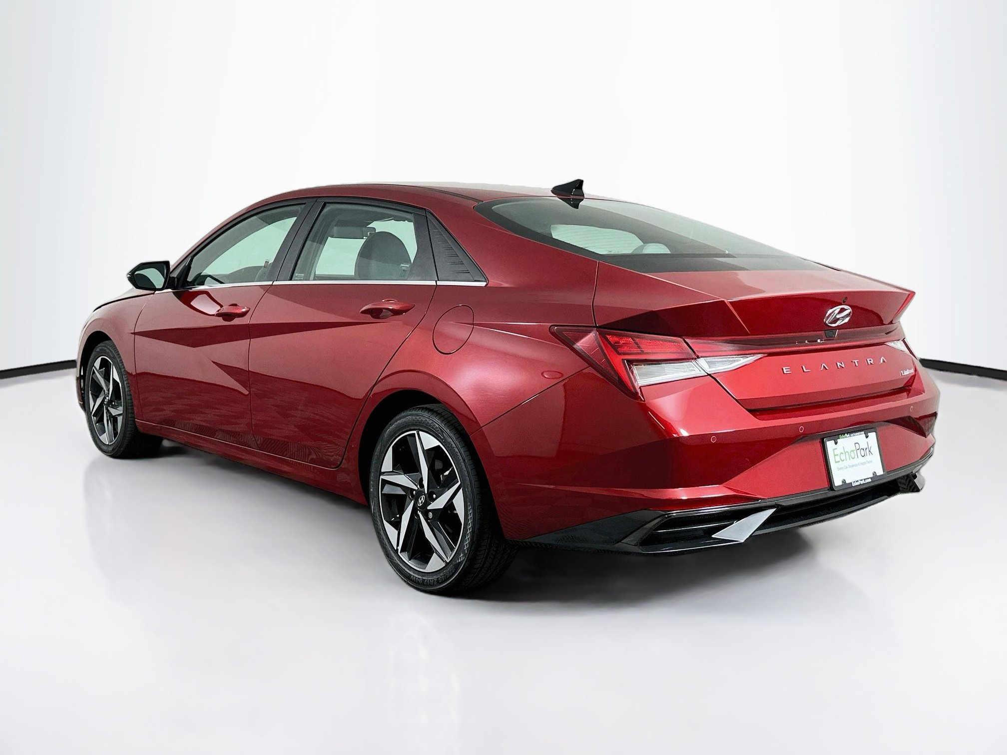 Used 2023 Hyundai Elantra Limited FWD image 5