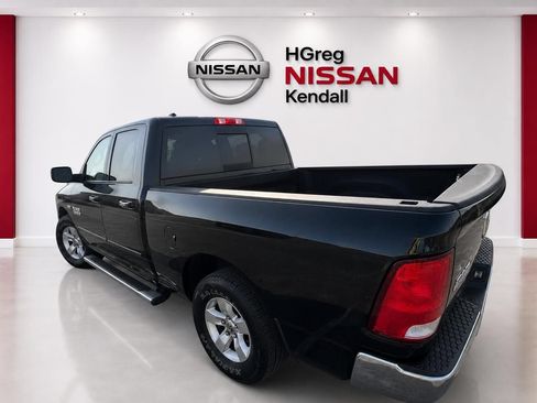 Used 2020 RAM 1500 Classic SLT w/ Luxury Group RWD image 2