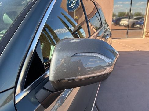 Used 2023 Hyundai Palisade Limited image 4