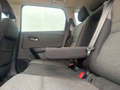 Certified 2022 Nissan Rogue SV image 33