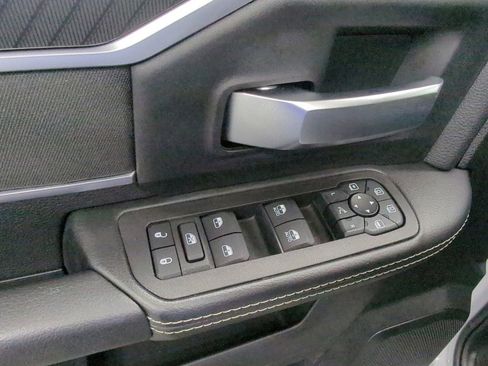 Used 2025 RAM 2500 Big Horn AWD/4WD image 10