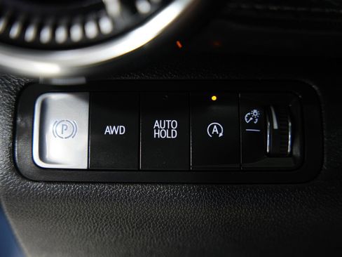 Used 2026 Chevrolet Equinox LT AWD/4WD image 28