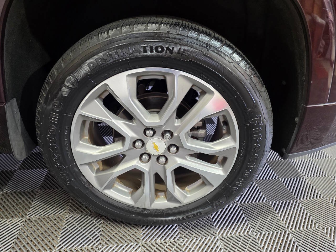 Used 2019 Chevrolet Traverse Premier w/ Driver Confidence II Package FWD image 36