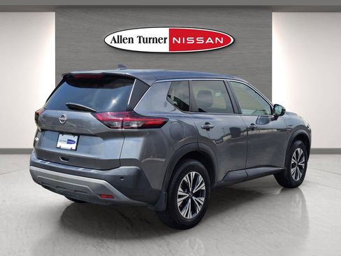 Used 2022 Nissan Rogue SV image 12