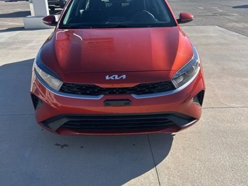 Used 2023 Kia Forte LXS w/ LXS Technology Package image 3