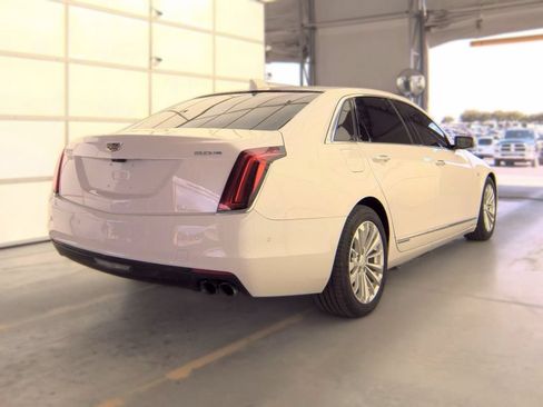 Used 2017 Cadillac CT6 Premium Luxury RWD image 2