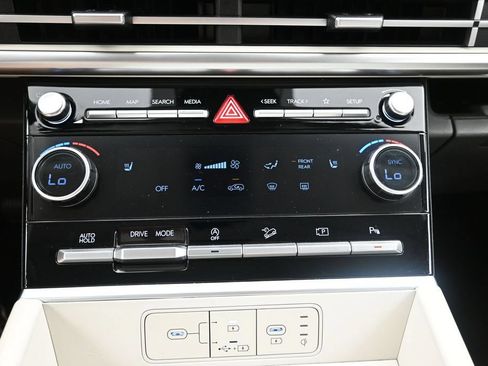 Used 2026 Hyundai Santa Fe SEL FWD image 18